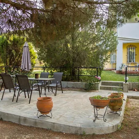 The L Nea Peramos (Macedonia)